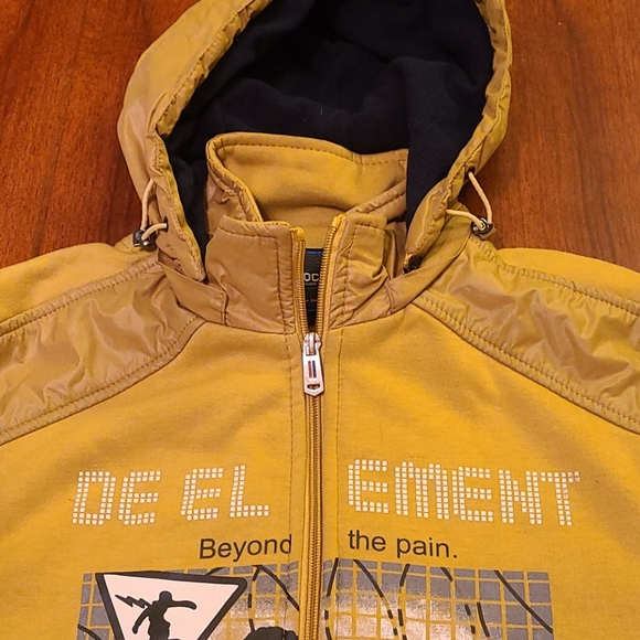 Light green hoodie type jacket - Picture 3 of 4